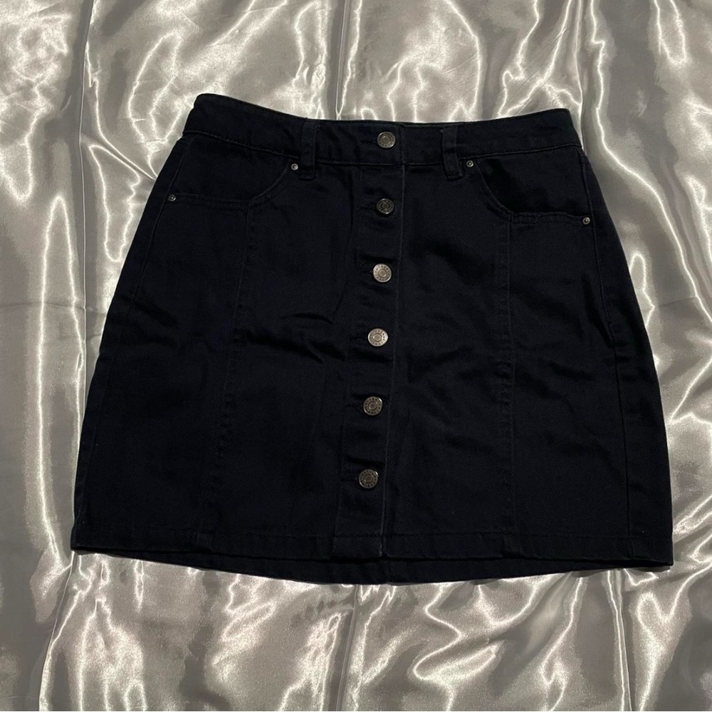 Navy blue buttoned mini skirt #miniskirt #skirts #navyblue #buttonedskirt #denim